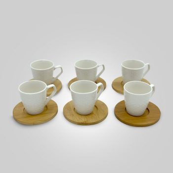 Ceramic tea cup set with bamboo base - white